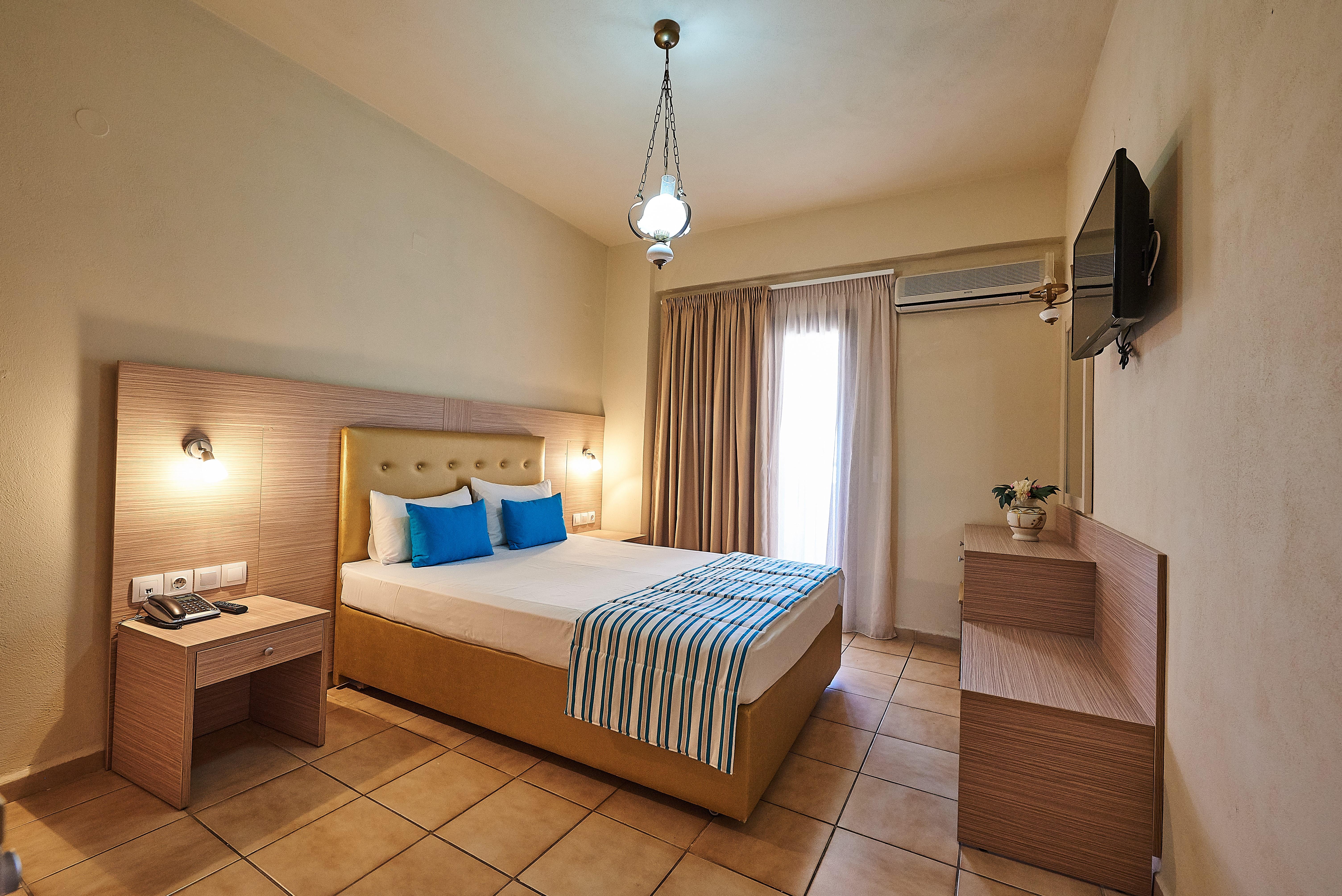 City beach hotel. Гостиница в Греции категории а. Мармарис отель Hersonissos. Hotel Thalia. Indigo Inn 3 Греция Ираклион Херсониссос.